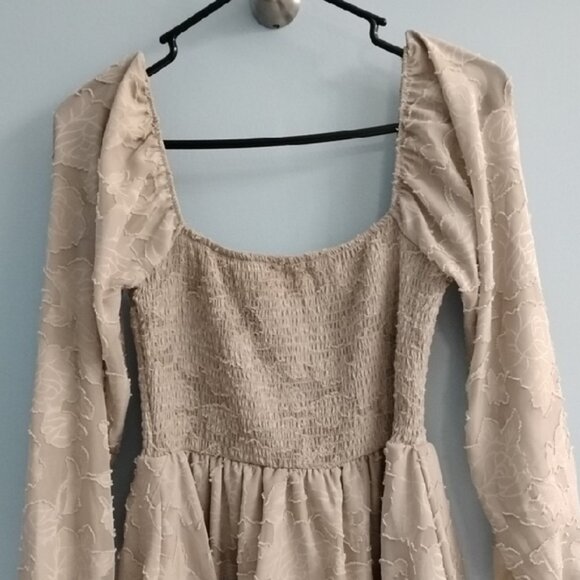 NWT Rue21 ✨ Vintage Beige Smocked Layered Blouse Size Medium - Picture 5 of 6